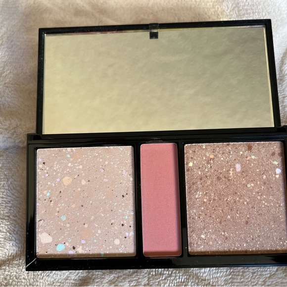 *NEW!* Ready to Wear New York Ultimate Couture Compact & Deluxe Face Brush - Picture 5 of 6